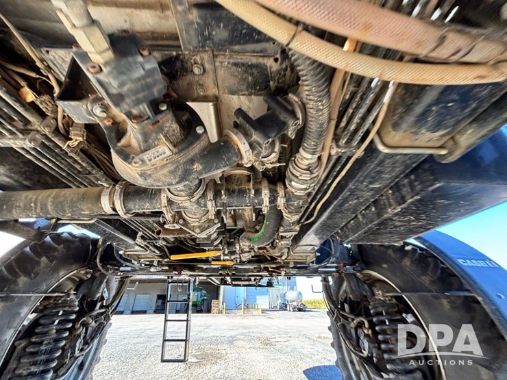 2020-case-ih-patriot-4440-image-45