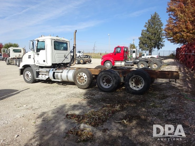 2014-mack-pinnacle-truck-(pz13988,-unit-239)-image-32