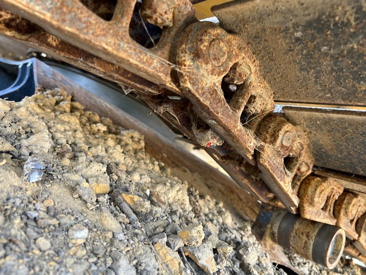 komatsu-pc88mr-11-image-17