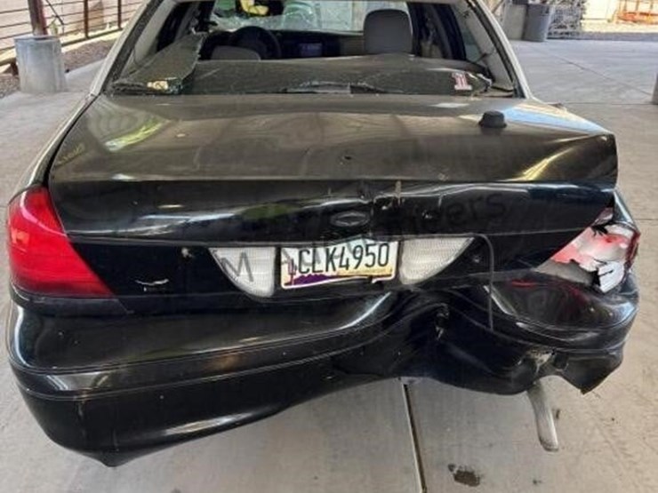 2009-ford-crown-victoria-sdn-image-5