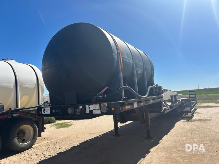 2012-neville-trailer-image-1