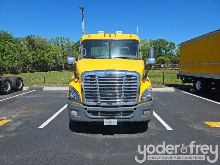 2019-freightliner-cascadia-image-5