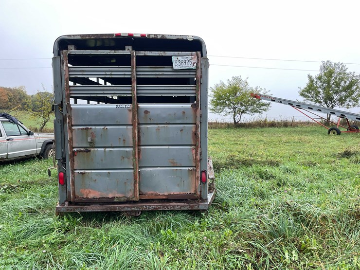 #8040-•-1998-corn-pro-tandem-axle-horse-trailer-(no-title)-image-6