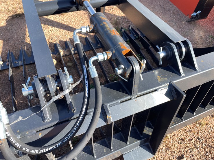 #4084-•-84"-skeletal-rock-grapple-bucket-attachment-image-10