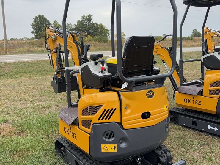 mini-excavator-qk18z-image-3