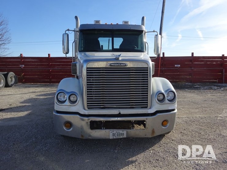 2016-freightliner-coronado-day-cab-glider-truck-(pz13982,-unit-720)-image-6