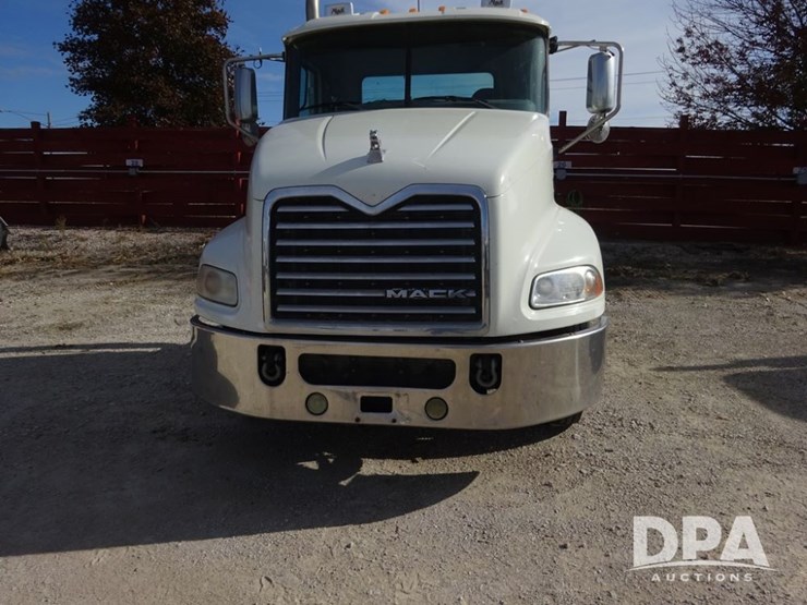 2014-mack-pinnacle-truck-(pz13988,-unit-239)-image-6
