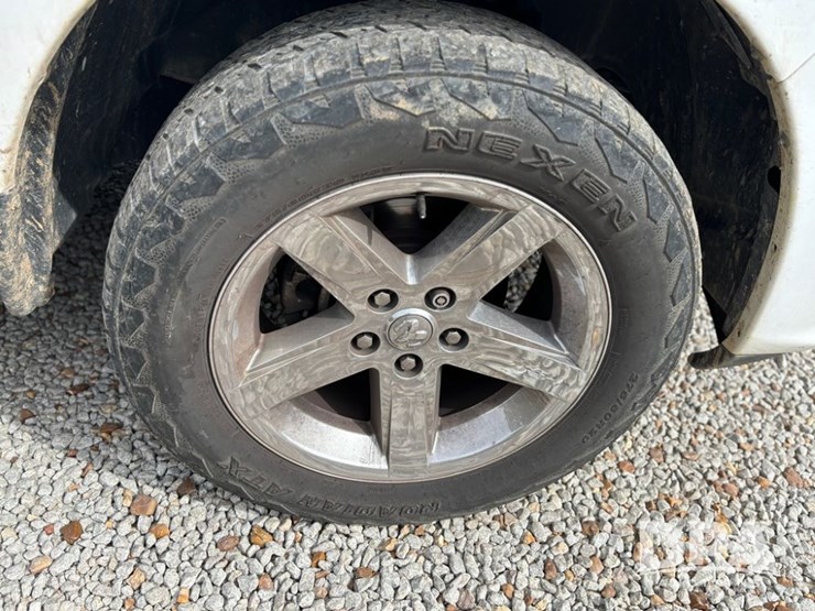 2013-dodge-ram-1500-image-34