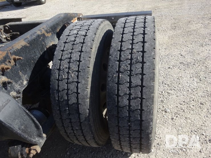 2017-freightliner-coronado-day-cab-glider-truck-(pz13993,-unit-725)-image-50