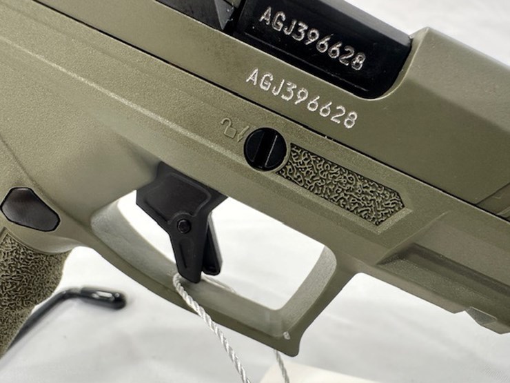 #2025-00062-•-taurus-gx4-pistol-image-26