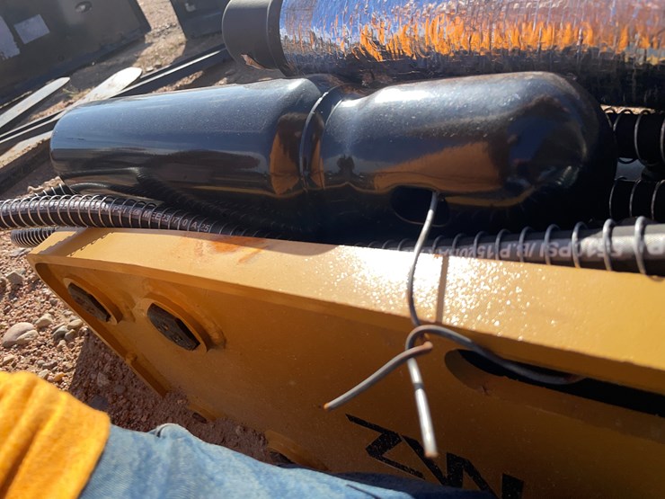 #4093-•-wolverine-hydraulic-breaker-attachment-image-19