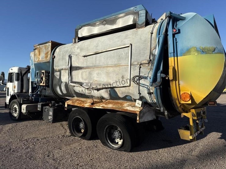 2020-peterbilt-520-image-4