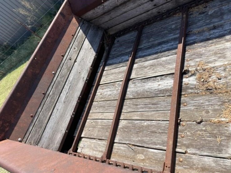 manure-spreader-image-13