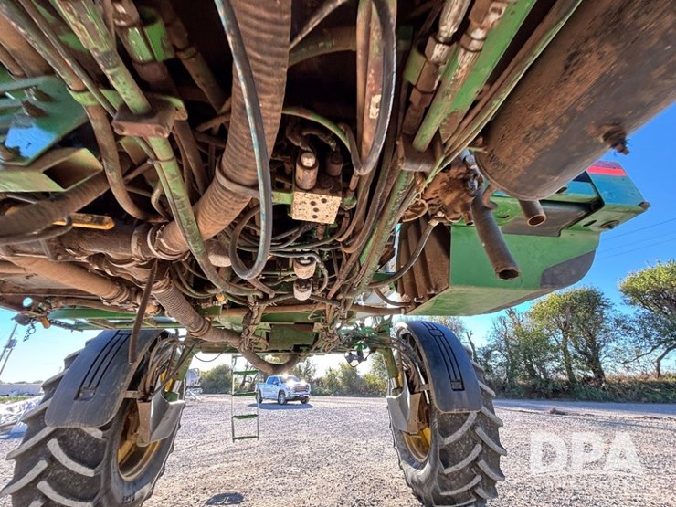 2013-john-deere-4830-image-56