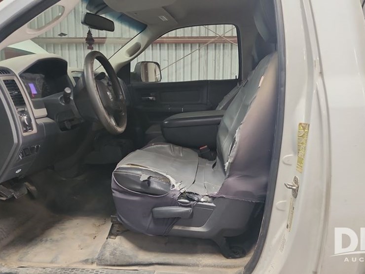 2012-dodge-ram-5500-image-35