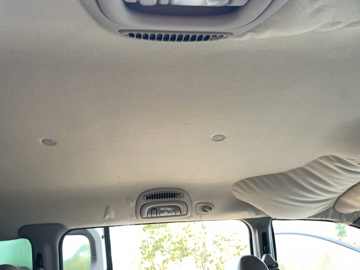 1999-chrysler-town-&-country-image-113