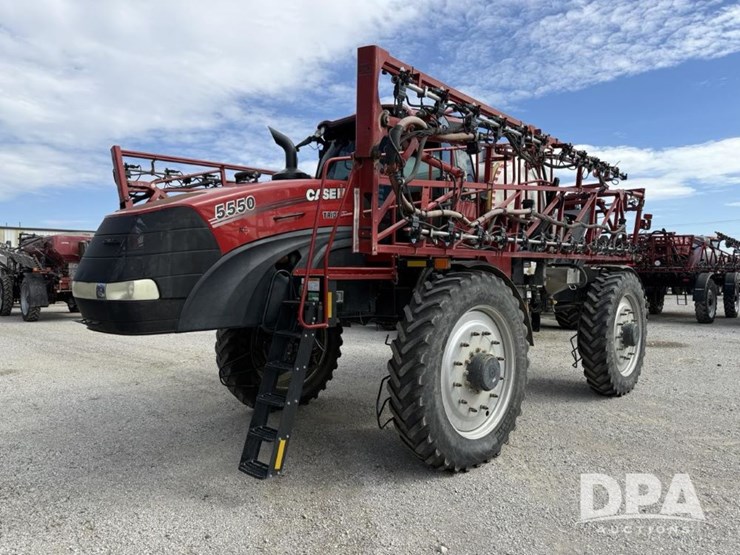 2020-case-ih-trident-5550-image-1
