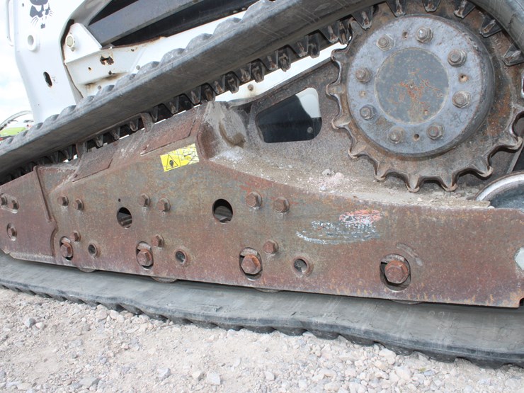 bobcat-t870-image-24