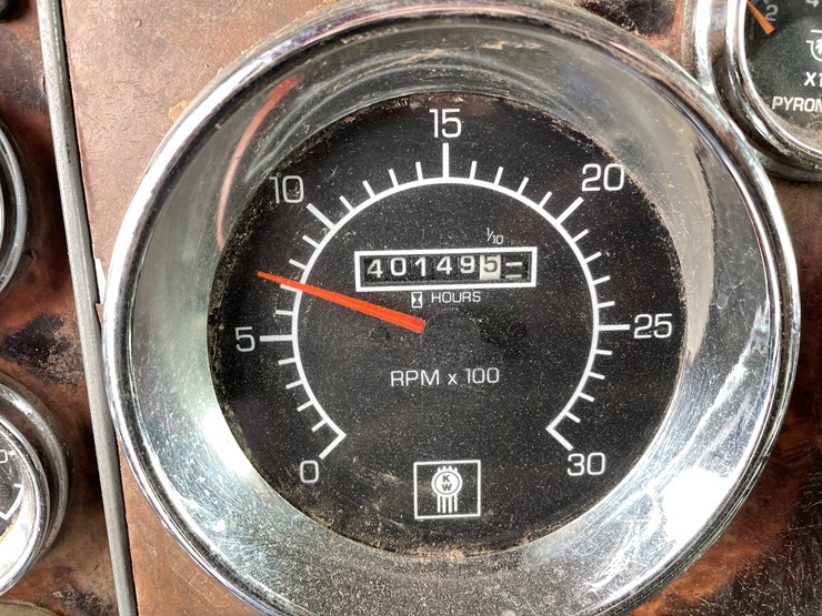 #1001-•-2004-kenworth-semi-tractor-(has-mi-title)-image-41