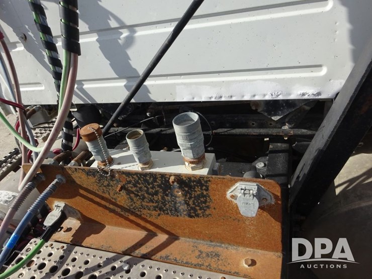 2007-volvo-vnl-day-cab-truck-(pz13987,-unit-110)-image-65