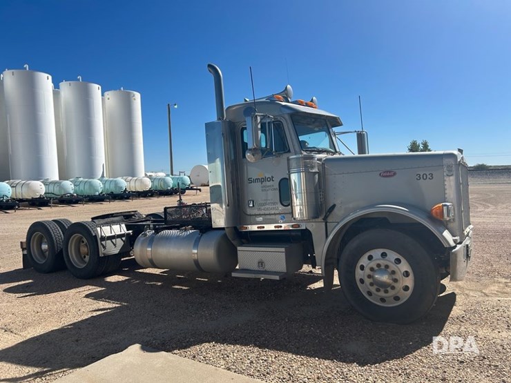 2004-peterbilt-379-image-9