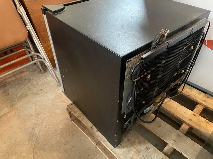 #6620-•-mini-fridge-image-5