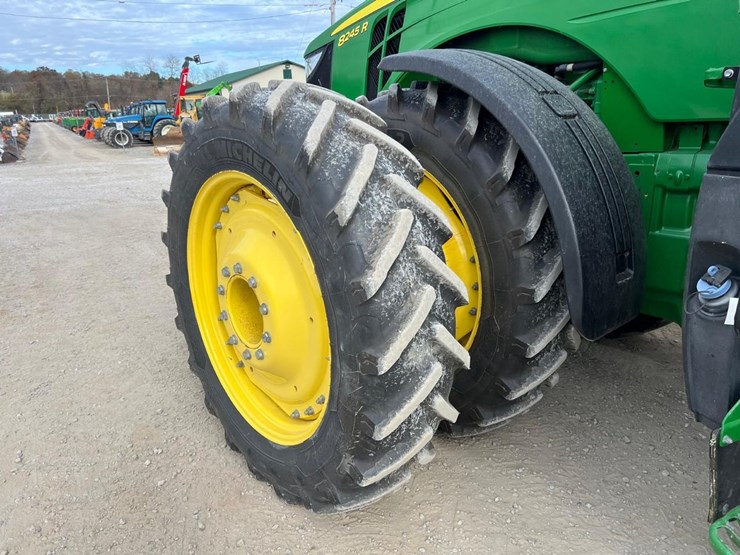 john-deere-8245r-image-10