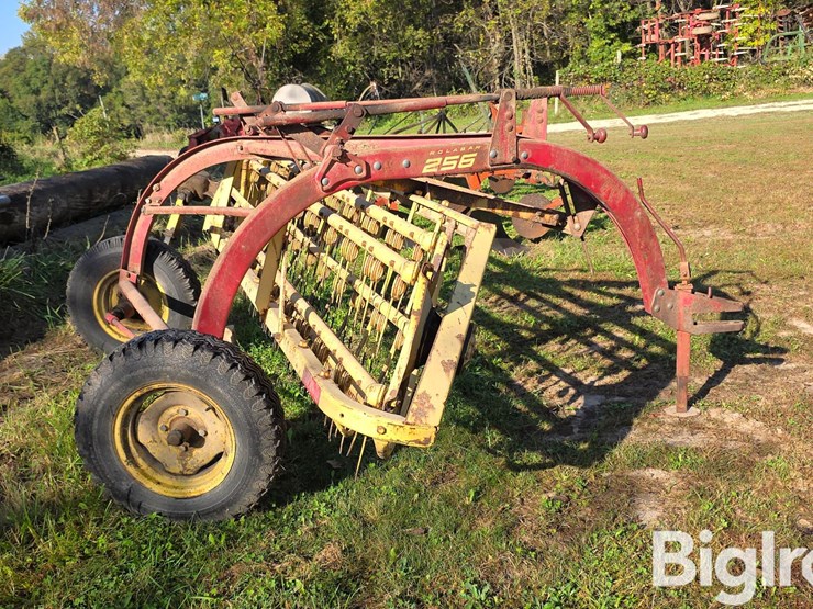 new-holland-256-image-4