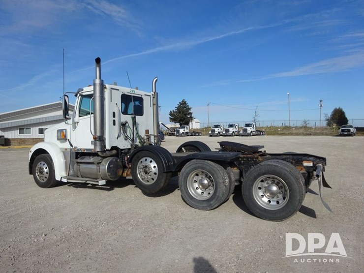 2018-freightliner-coronado-day-cab-glider-truck-(pz13985,-unit-775)-image-34