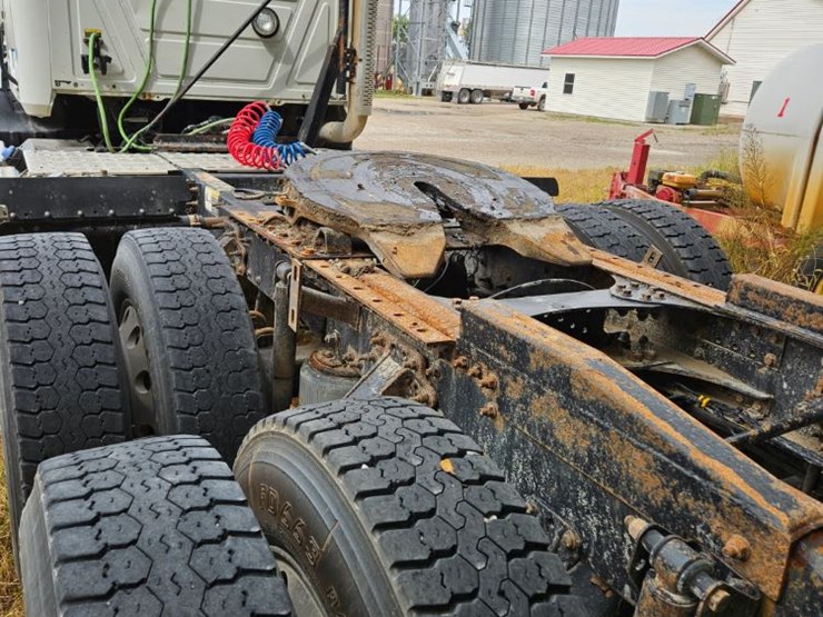 2015-mack-pinnacle-cxu600-truck-(jm647)-image-4