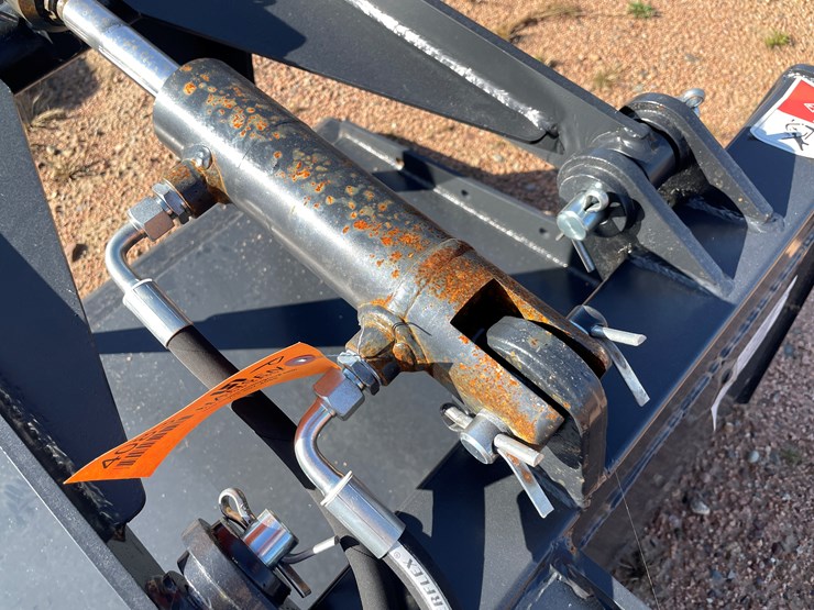 #4083-•-84"-smooth-faced-grapple-bucket-attachment-image-13