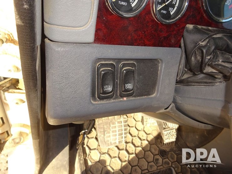 2018-freightliner-coronado-day-cab-glider-truck-(pz13996,-unit-773)-image-99