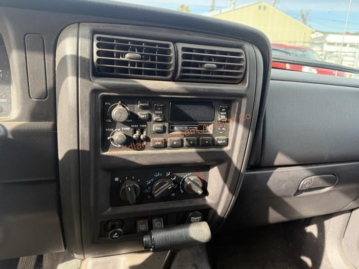 2001-jeep-cherokee-image-27