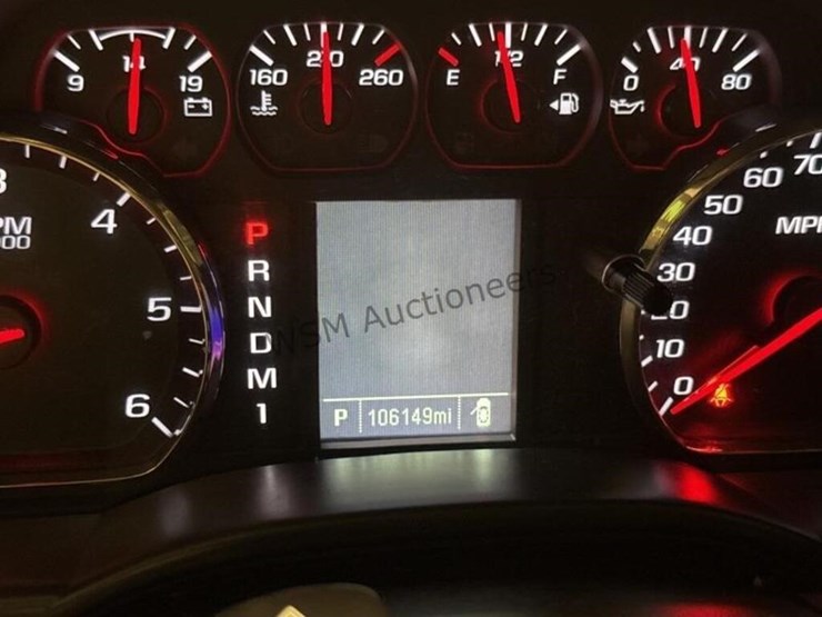 2015-chevrolet-silverado-2500hd-image-19