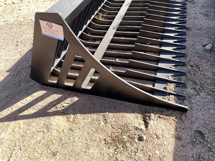 #4110-•-78"-rock-bucket-attachment-image-2