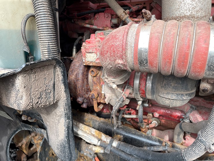 #1002-•-2021-international-semi-tractor-(has-mi-title)-image-48