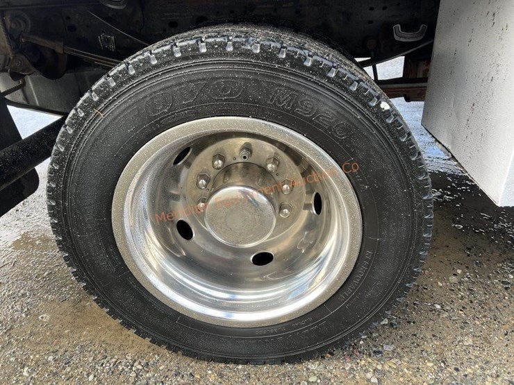 2005-ford-f550-image-14