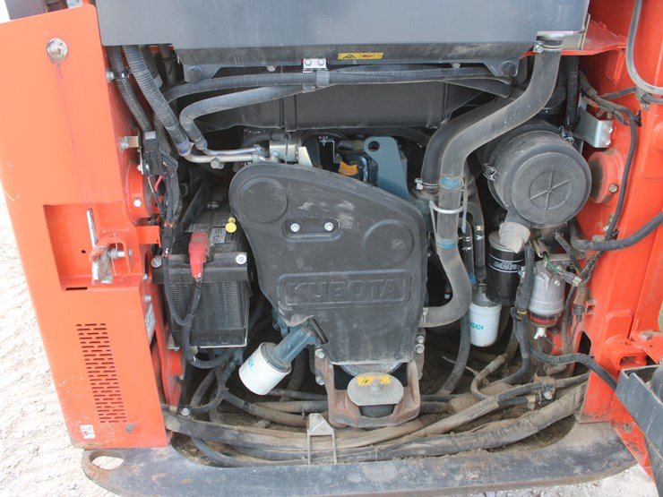 2023-kubota-ssv75-image-37