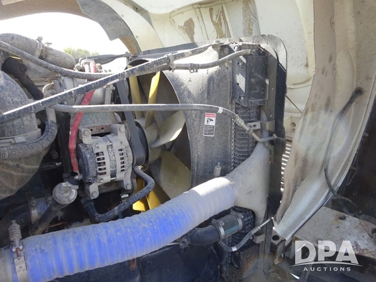 2017-freightliner-coronado-day-cab-glider-truck-(pz13993,-unit-725)-image-78