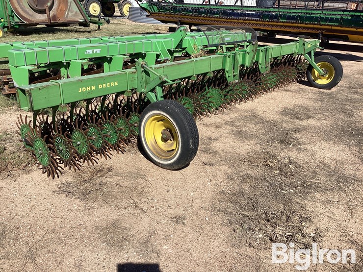 john-deere-20-image-3