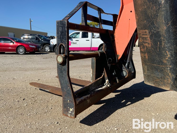 2010-jlg-g10-55a-image-16