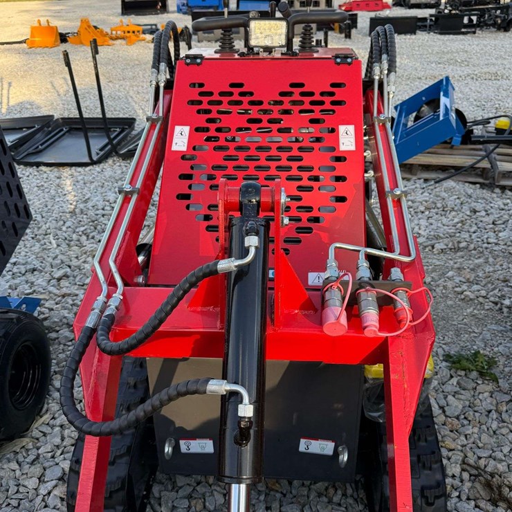 AGT YSRT14 Mini Track Loader