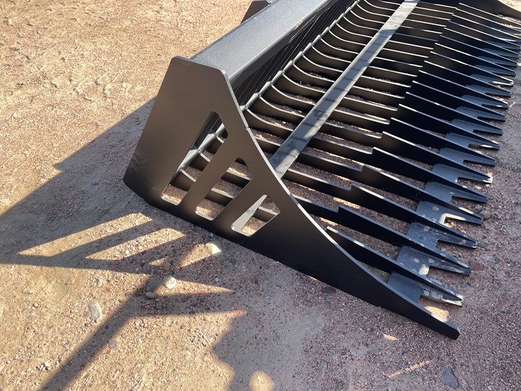 #4111-•-72"-rock-bucket-attachment-image-2