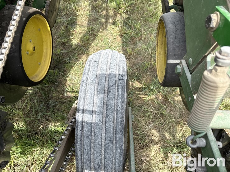 john-deere-7000-image-18