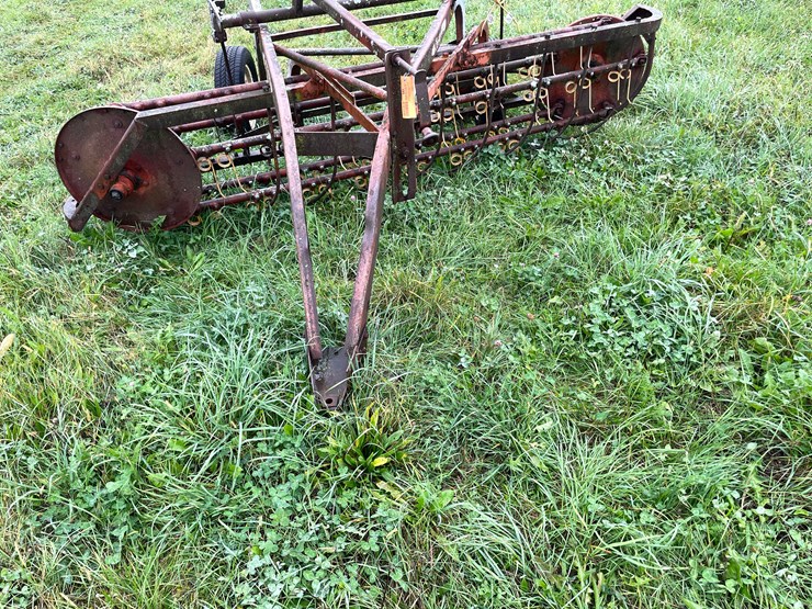 #8033-•-new-idea-hay-rake-image-2