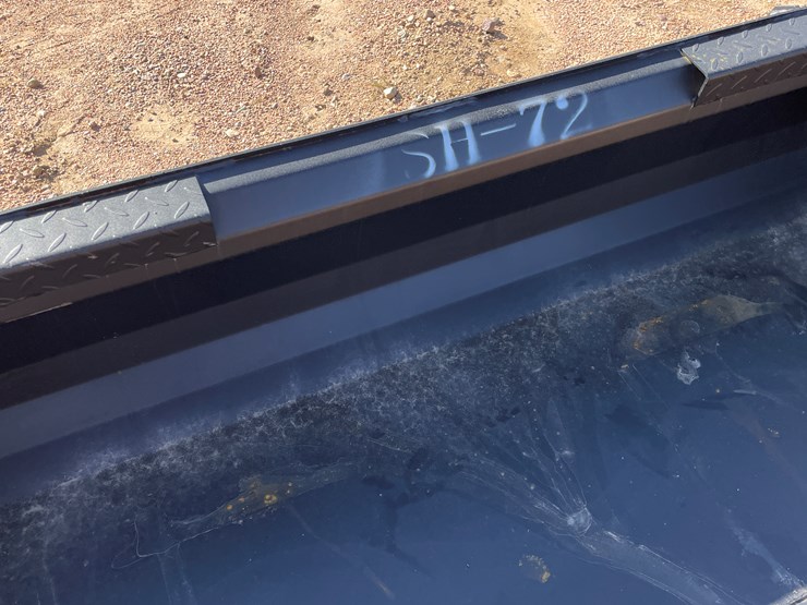 #4106-•-72"-bucket-attachment-image-6