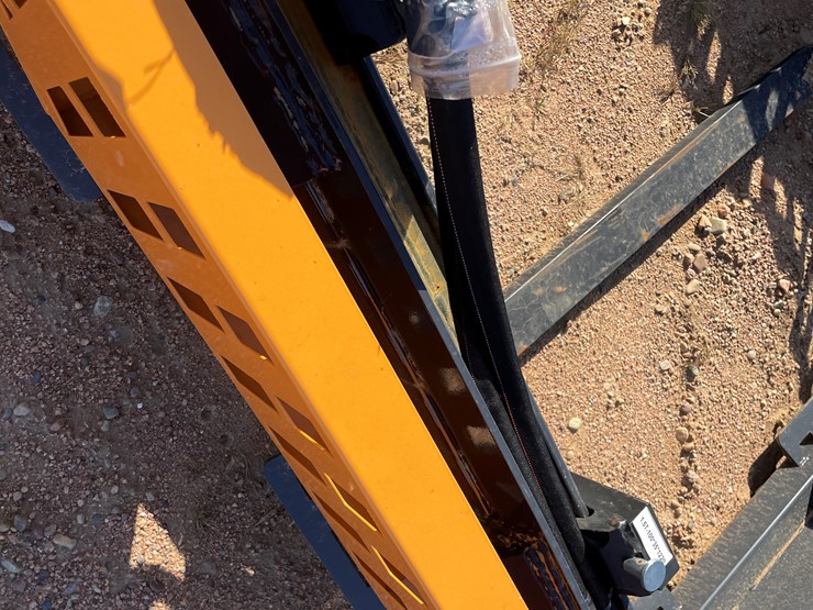 #4091-•-wolverine-pallet-fork-hydraulic-adjustable-attachment-image-5