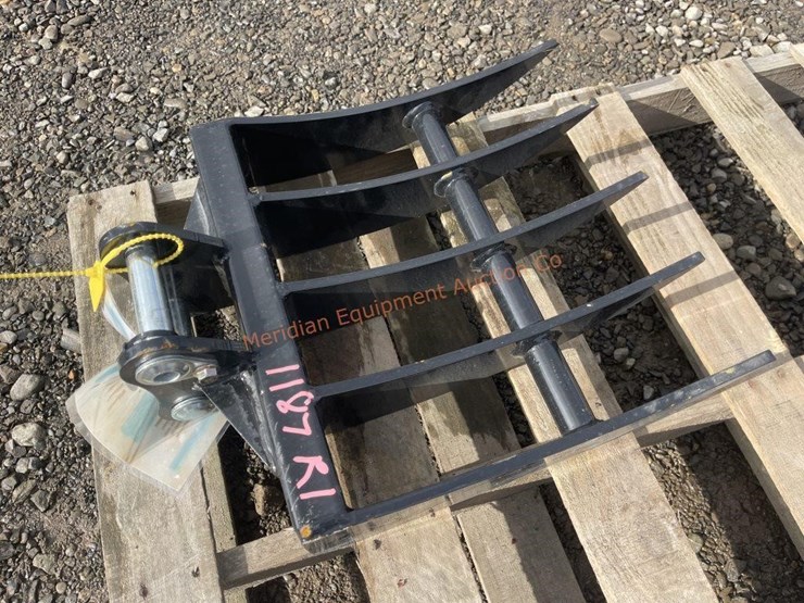 ir-mini-excavator-rake-image-3