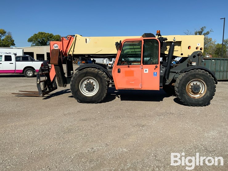 2010-jlg-g10-55a-image-8