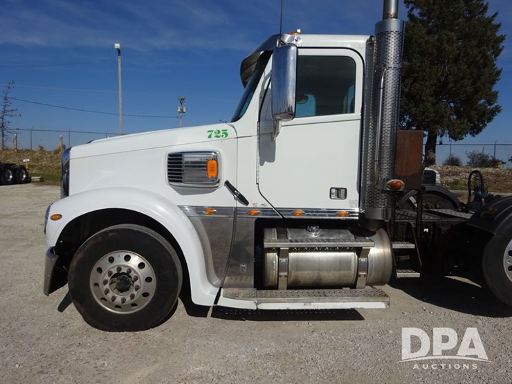 2017-freightliner-coronado-day-cab-glider-truck-(pz13993,-unit-725)-image-74